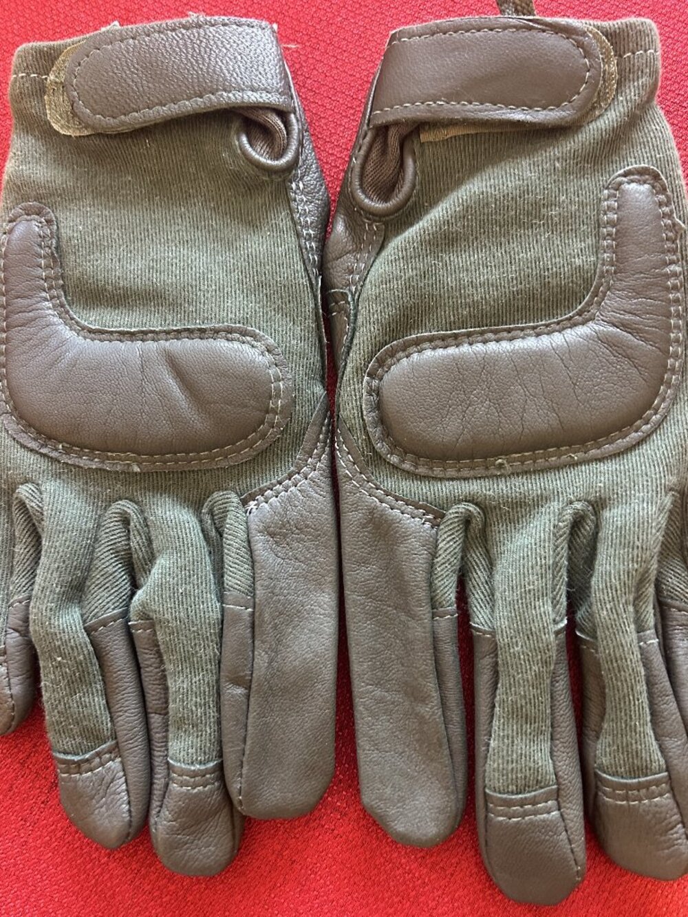 Army Combat Gloves Medium New without tags.
